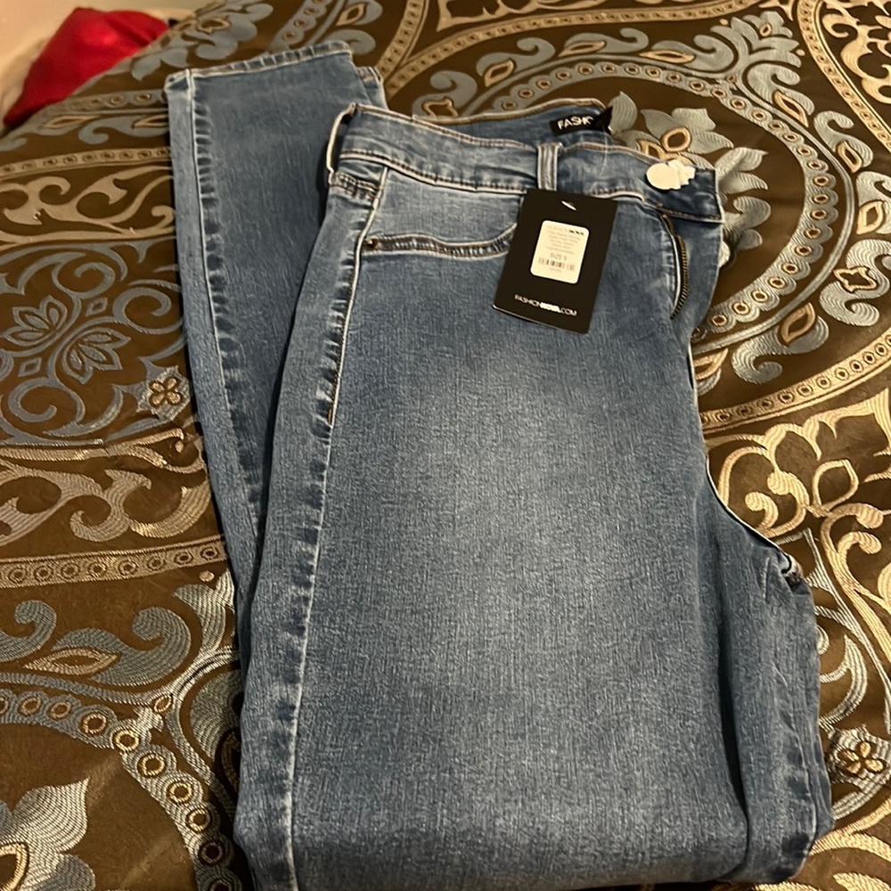 Fashion Nova Jeans . NWT